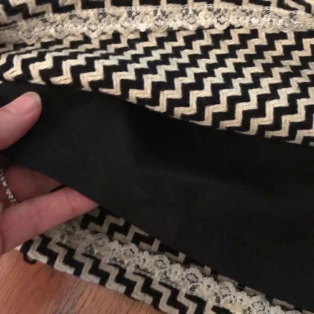 Tibi Made in Canada black and white rick rack houndstooth style virgin wool skir - Picture 5 of 5